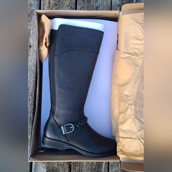 NIB Earth black leather boots, women's size 8 - Picture 2 of 6